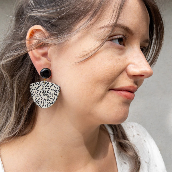 Boucles d'oreilles Agatha noires