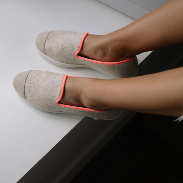 Chaussons beige fluo rose