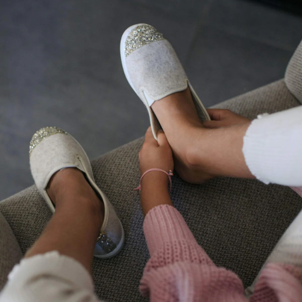 Chaussons enfant beige paillettes