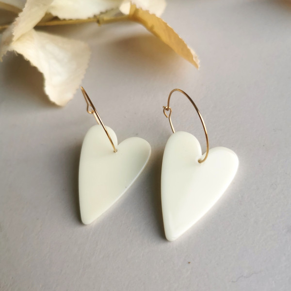 Boucles d'oreilles coeur blanc